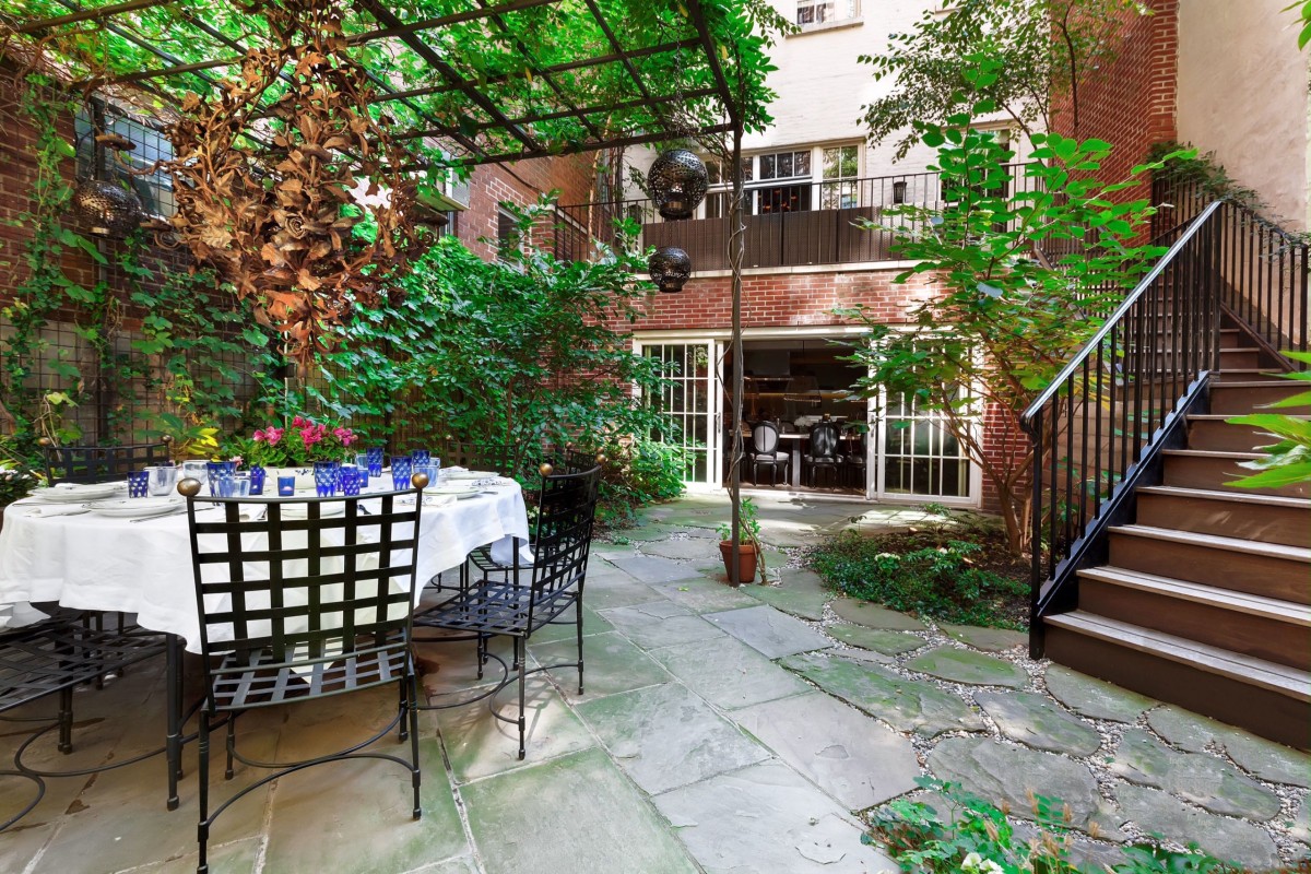 gallery-1475267015-meryl-streep-house-9