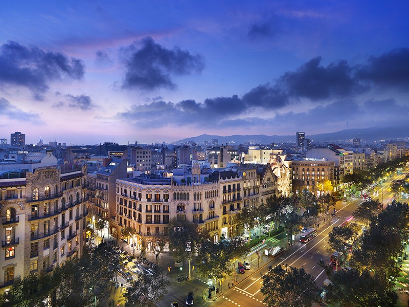 UNIQLO llega a Barcelona con una gran tienda en el Paseo de Gracia