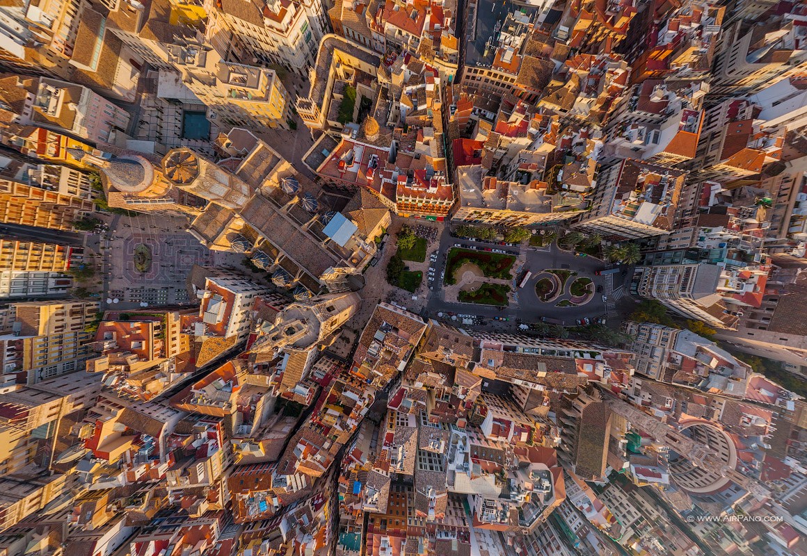 Siete ciudades españolas y sus principales monumentos como jamás las habías visto