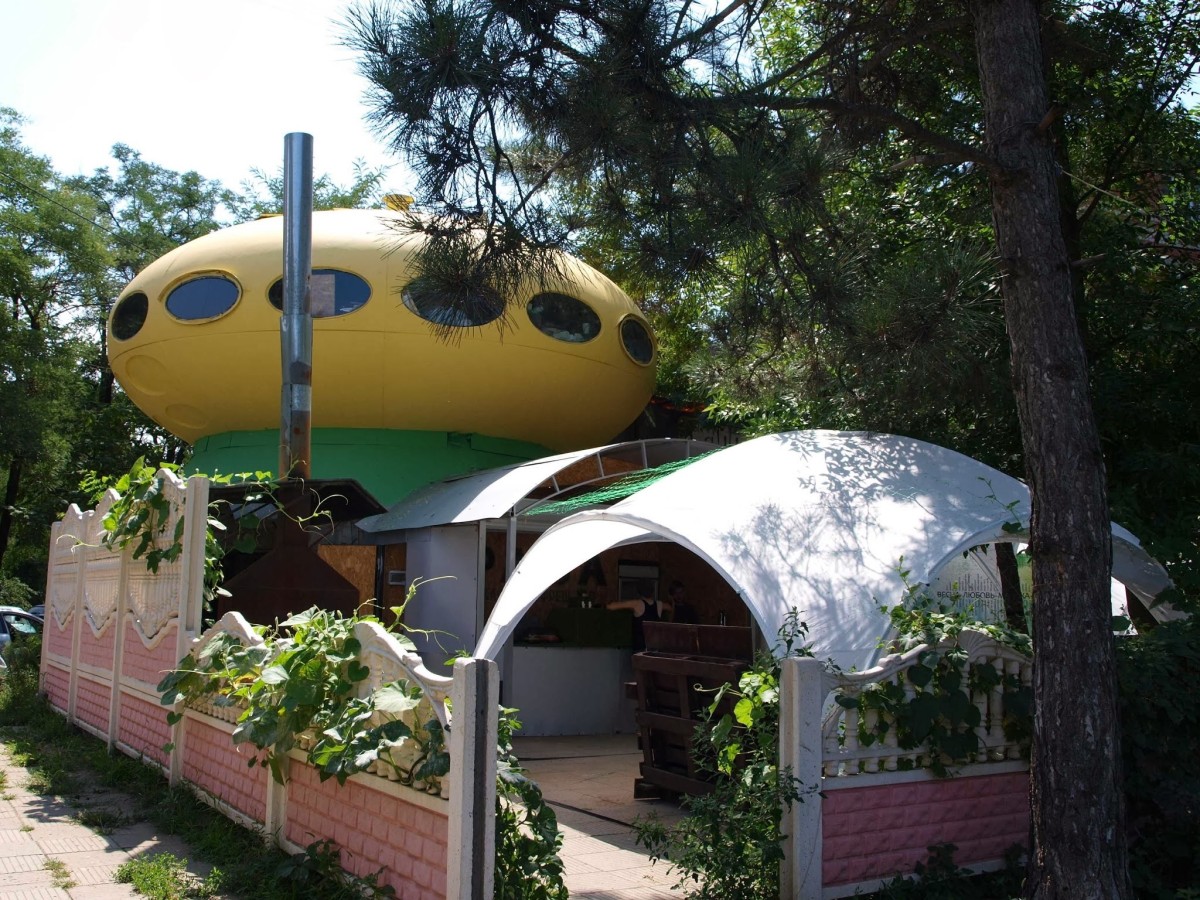 El misterio de las casas con forma de platillo volante