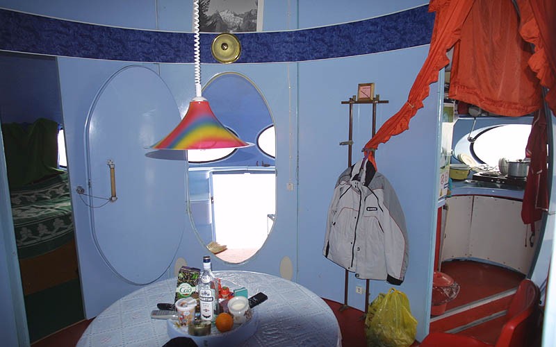 El misterio de las casas con forma de platillo volante