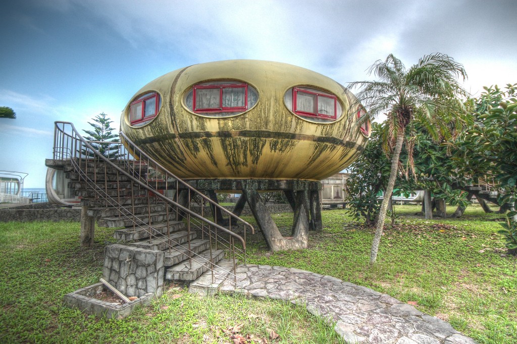 El misterio de las casas con forma de platillo volante
