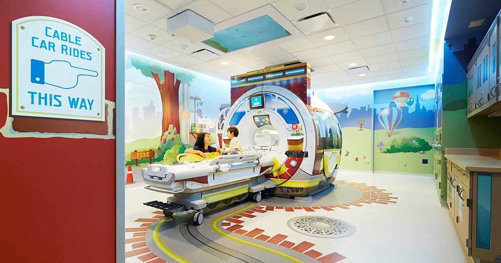 Cuando la decoración sirve para hacer más felices a los niños y llevadera su estancia en el hospital
