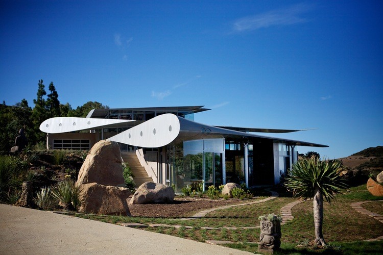 De chatarra a hogar: cómo aprovechar un Jumbo 747 en el desguace para levantar una casa