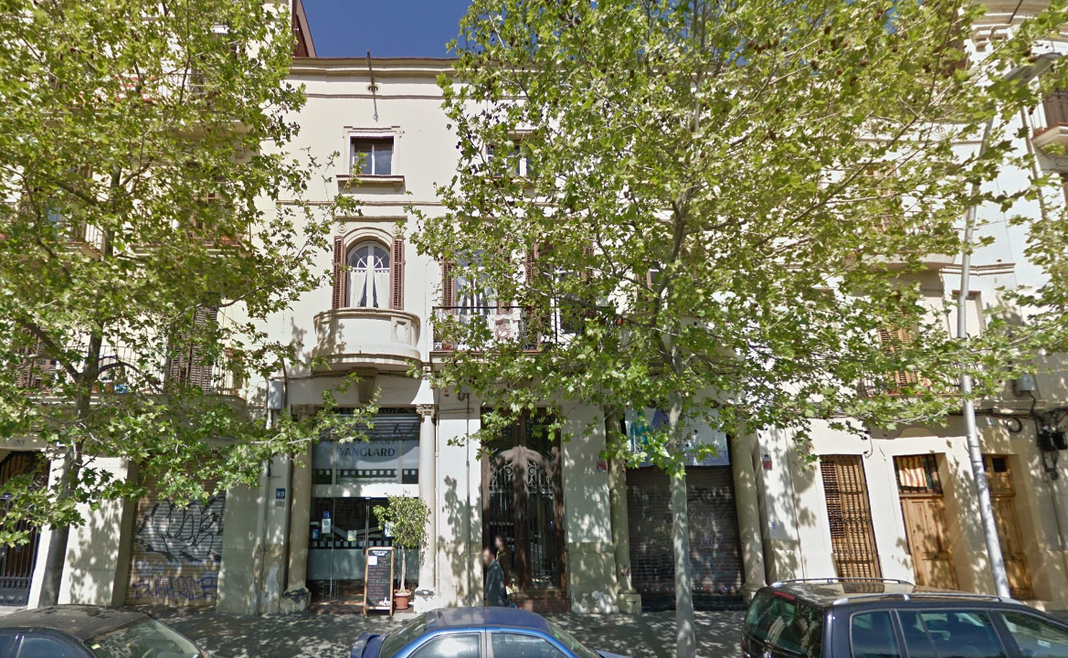 Desalojados tres edificios del Poblenou cercanos a las obras de dos hoteles