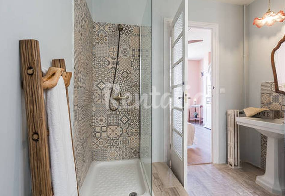 Apúntate a las Fallas: tres viviendas disponibles para disfrutar de las famosas fiestas de Valencia 