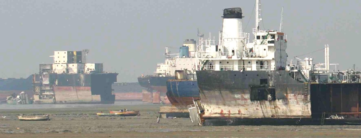 Cementerio de petroleros en Chittagong (Bangladesh). Flickr/Ulrijoh