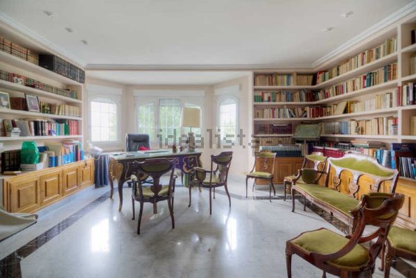 El chalet de Manuel Moix en la Sierra de Madrid, a la venta en idealista por 570.000 euros