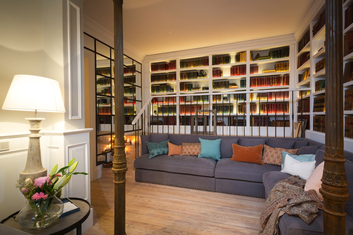 Salón con biblioteca, Asun Antó casa-decor-2017-asun-anto-03