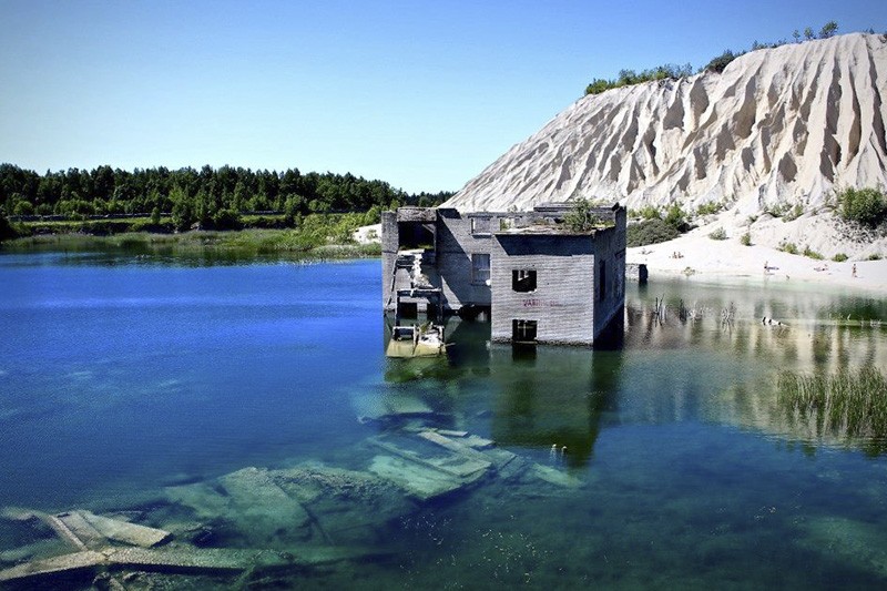 into_the_valley_-_rummu_quarry_