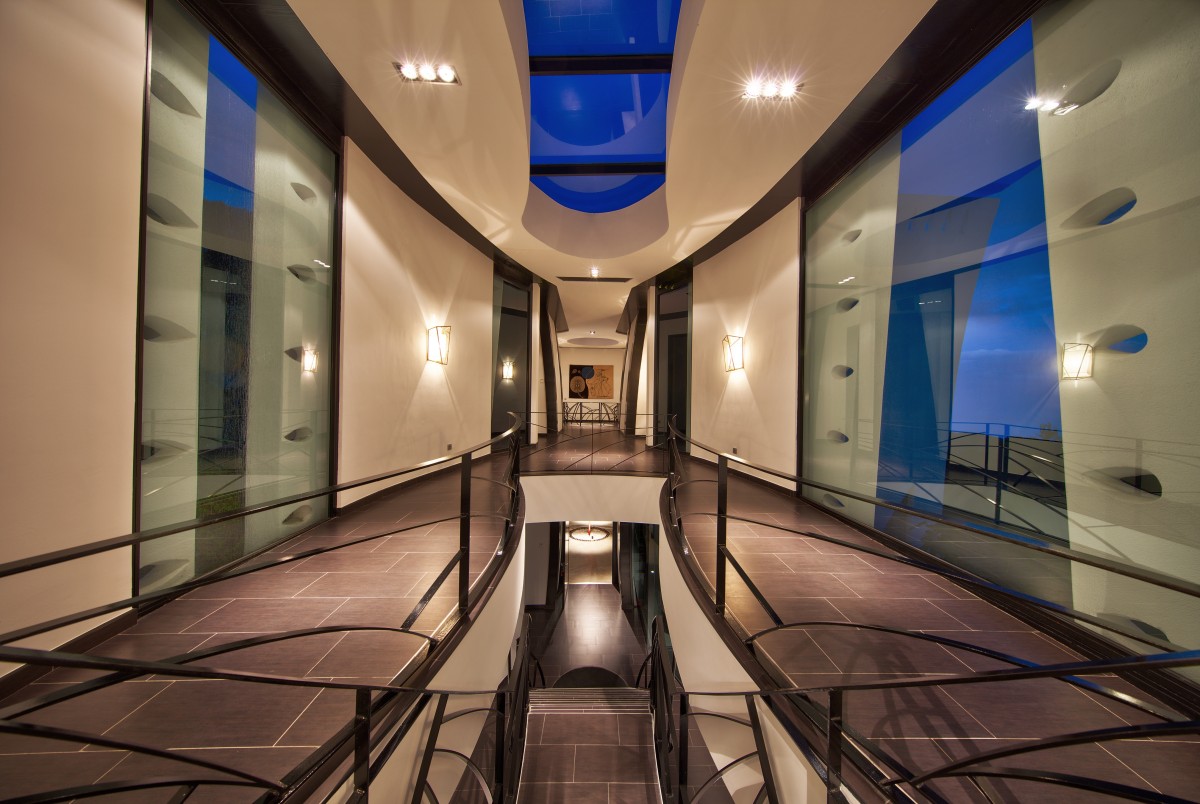 Sale a la venta La Nao, la singular casa barco del arquitecto Erik Morvan