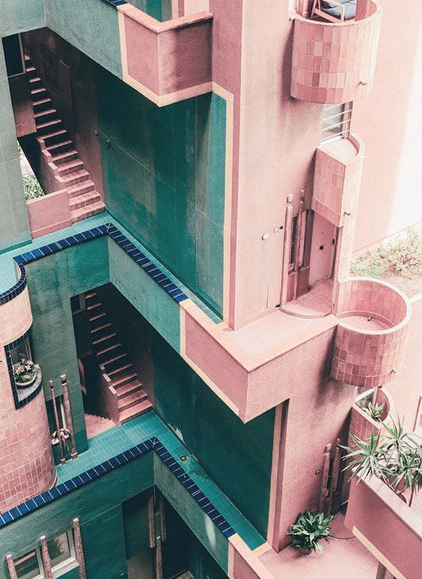 Rosa ‘millennial’ y arcoiris: a qué se debe la pasión de Instagram por los edificios cursis