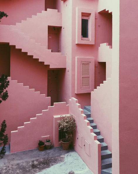 Rosa ‘millennial’ y arcoiris: a qué se debe la pasión de Instagram por los edificios cursis