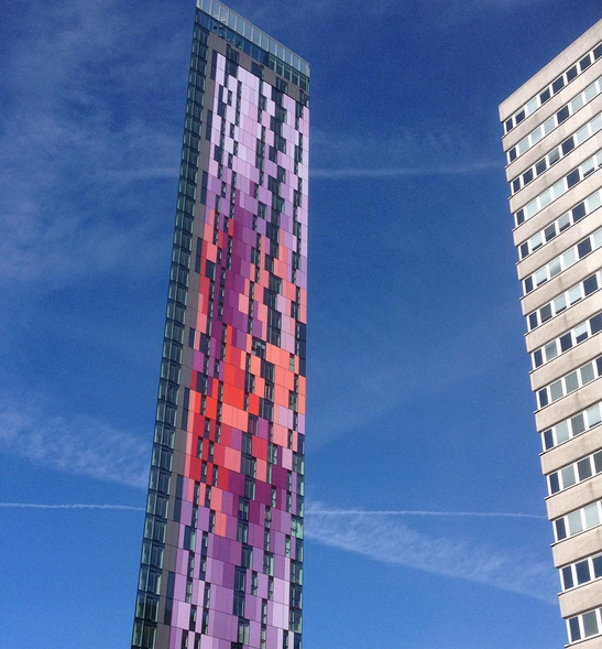 Rosa ‘millennial’ y arcoiris: a qué se debe la pasión de Instagram por los edificios cursis