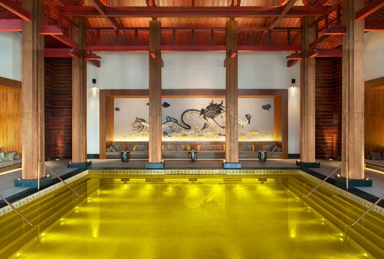 piscina-hotel-st-regis-tibet