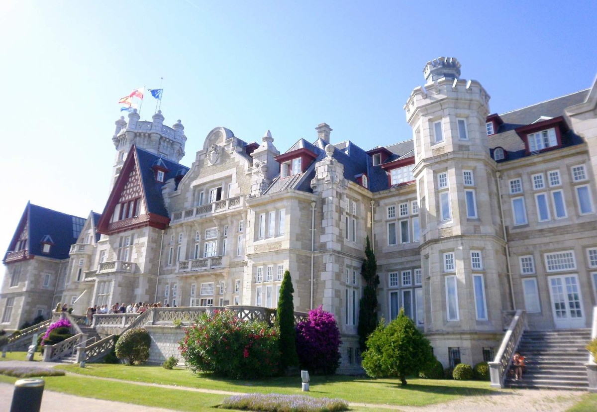 4. Santander Santander