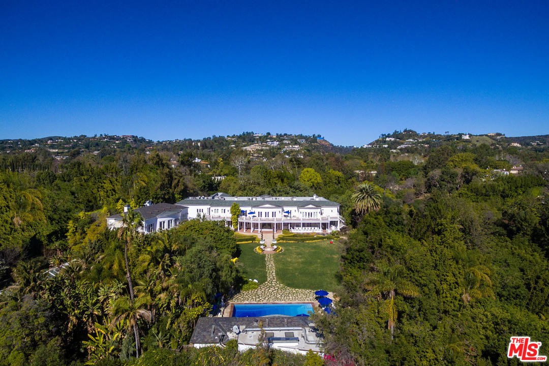 Sunset Blvd, Los Ángeles . 34,1 millones dólares (28,7 millones euros). 2.787 m2 1930s_landmark_on_sunset_boulevard