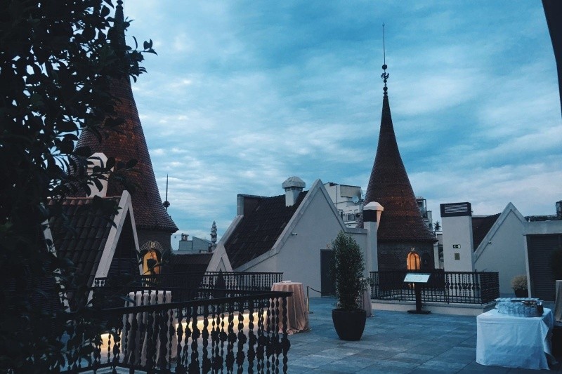 azotea_monatje_coctel_ii_casa_de_les_punxes-800x533