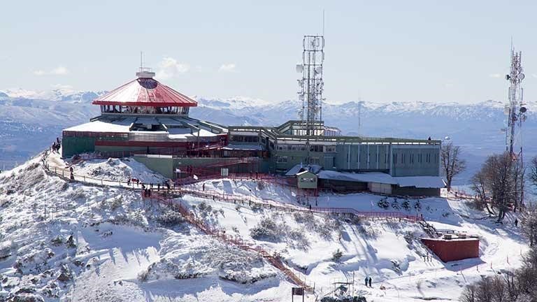 Una réplica que sirve de confitería bariloche