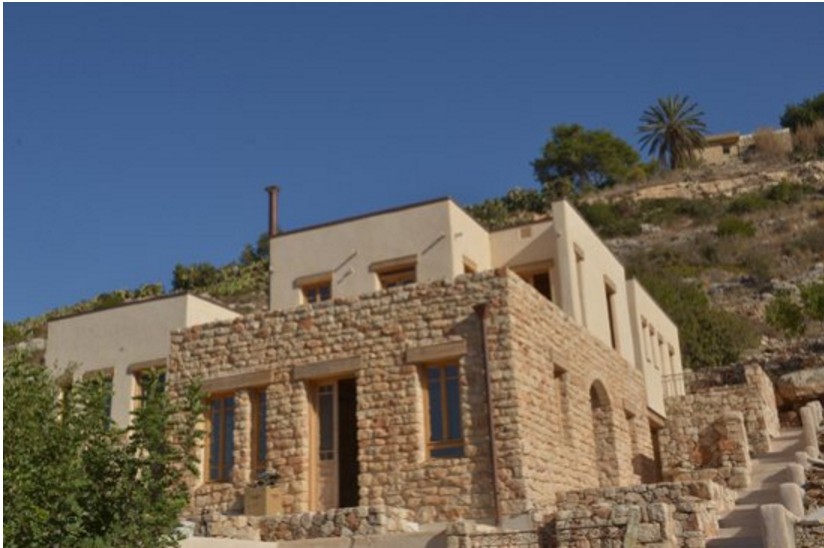 De minicasas a imponentes chalets: las sorprendentes viviendas construidas con cannabis