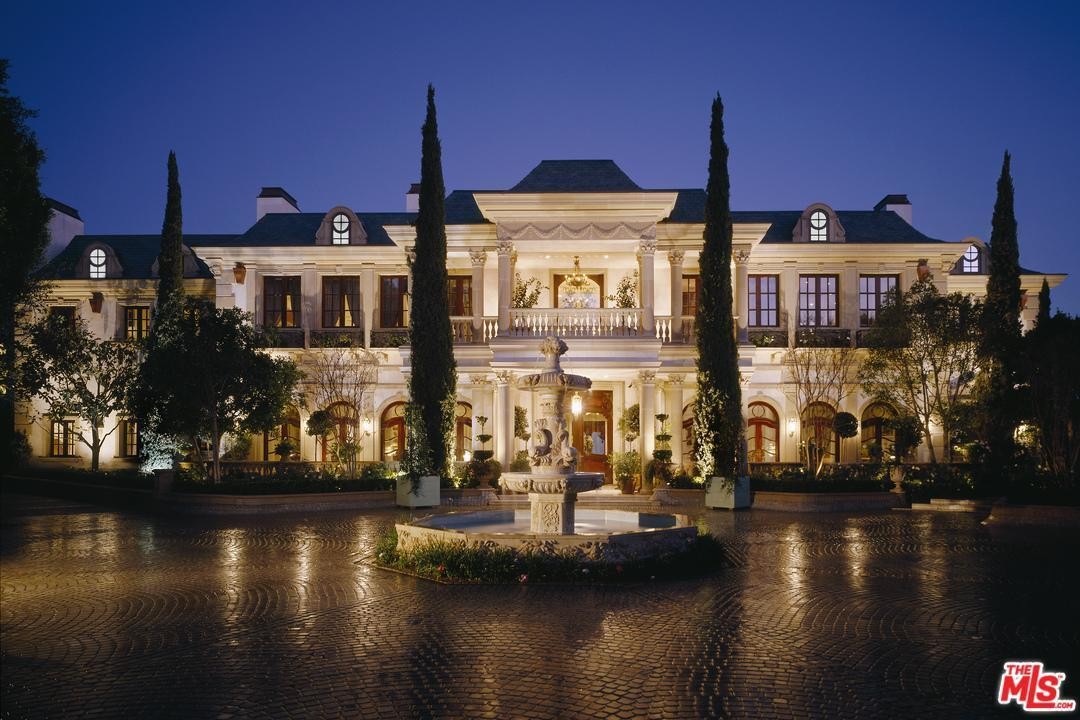 Bel-Air, Los Ángeles. 30 millones dólares (25,2 millones euros), 3.251 m2 french_facade_in_los_angeles