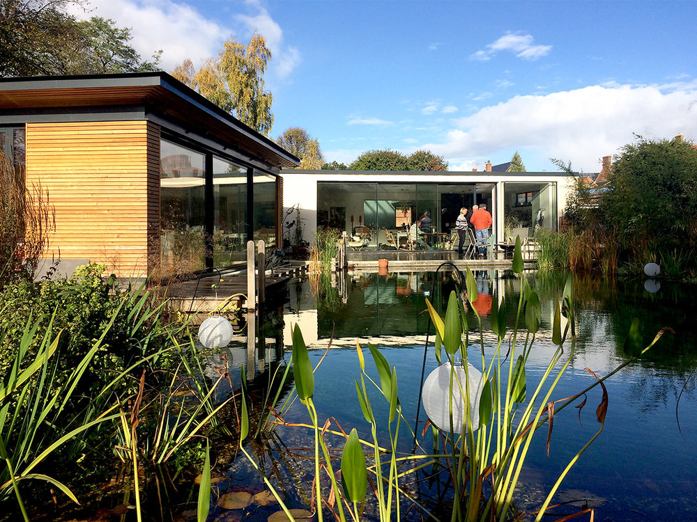 De minicasas a imponentes chalets: las sorprendentes viviendas construidas con cannabis