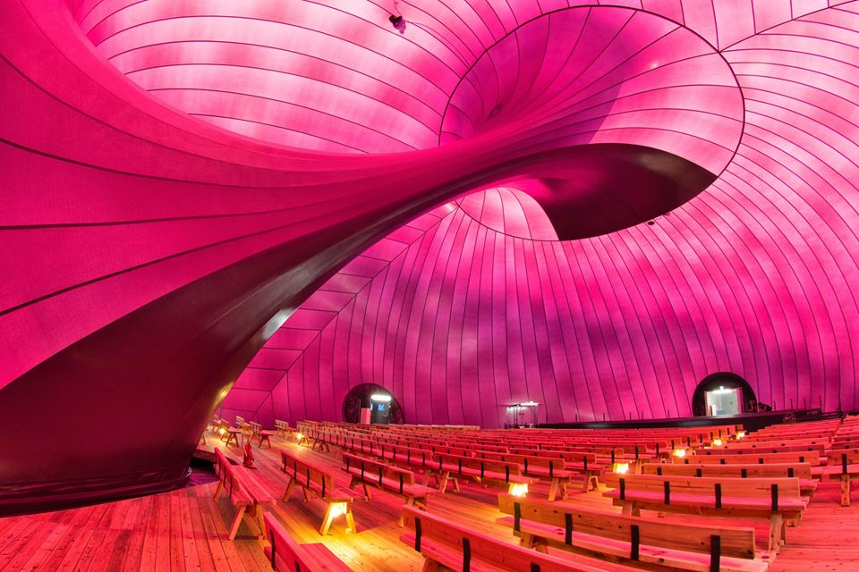 De una discoteca a una vivienda: 10 edificios hinchables que te dejarán sin aire