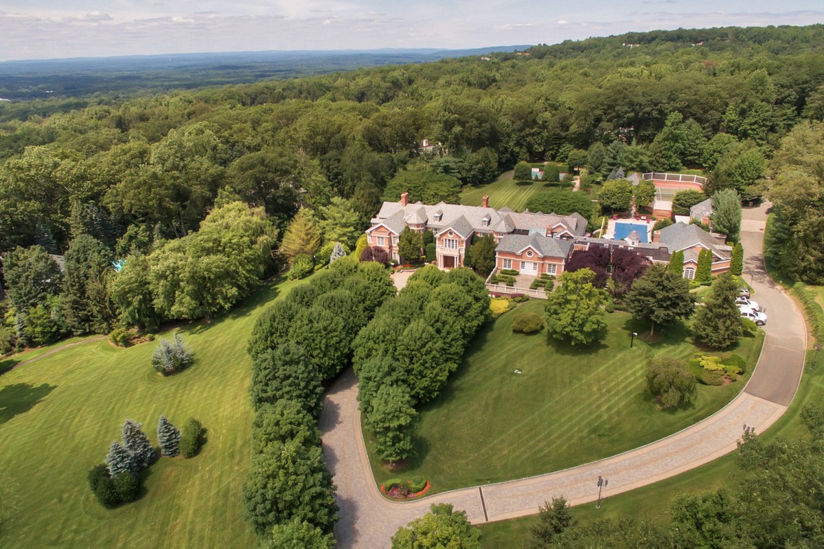 Palisades Cliffs, Alpine, New Jersey. 29,9 millones dólares (25,2 millones euros), 3.287 m2 manicured_manor_in_new_jersey
