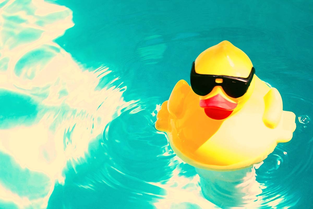 Cómo mantener tu piscina cristalina e impermeabilizada durante el verano