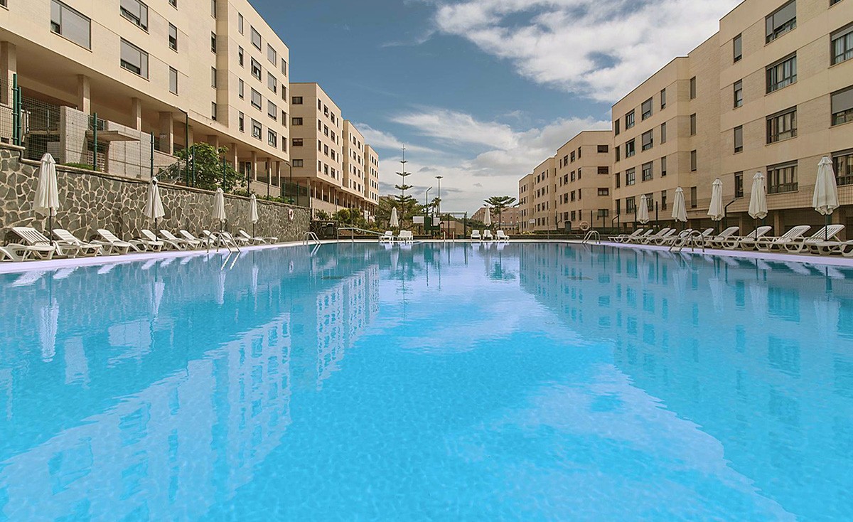 Combatir el calor se paga: los pisos con piscina son un 43% más caros