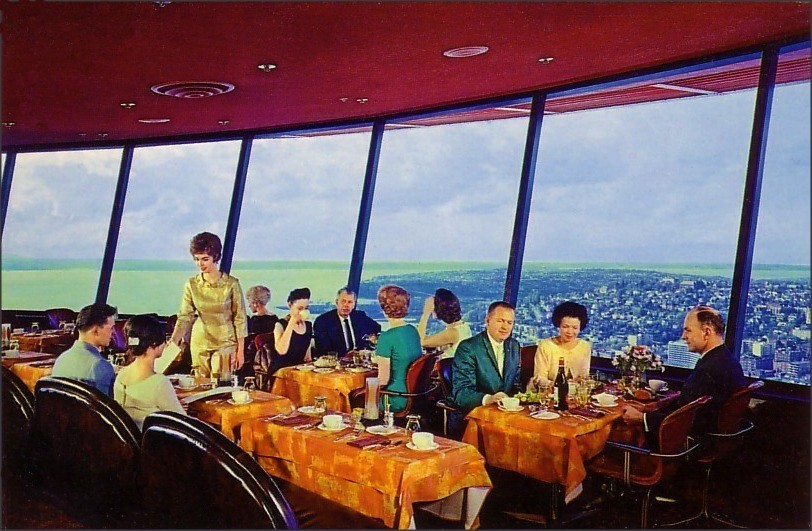 Más de medio siglo girando space-needle