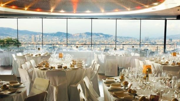 Con una panorámica completa de Barcelona xalet-montjuic