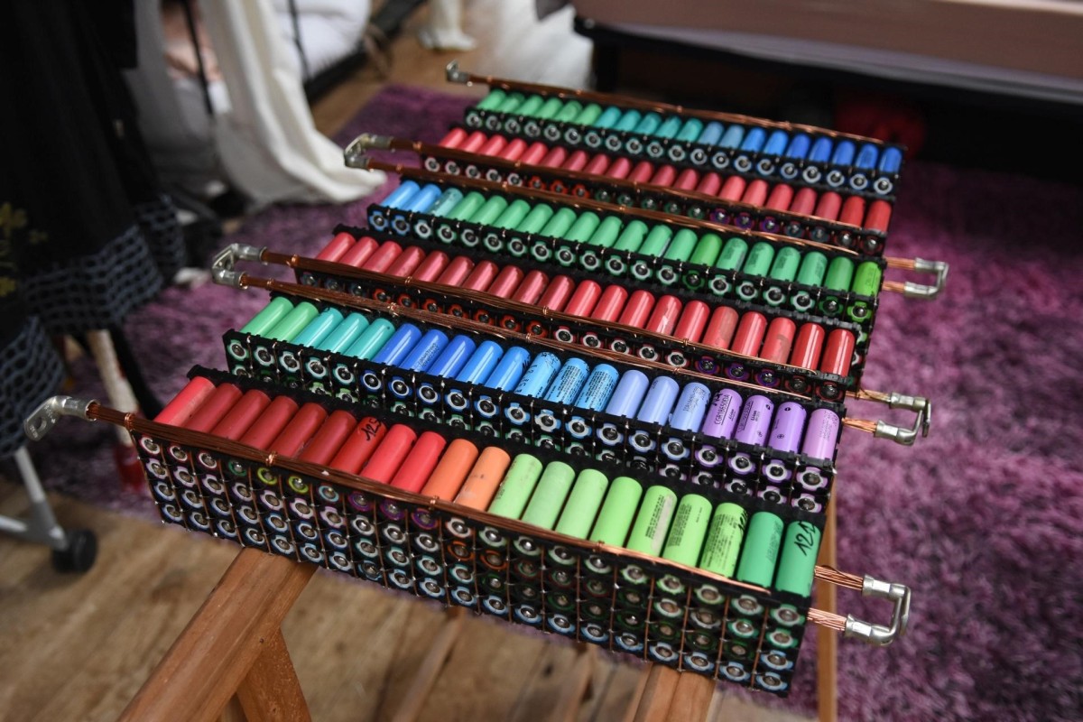 Al estilo Tesla: así se genera la energía de toda una casa reciclando baterías de portátiles 