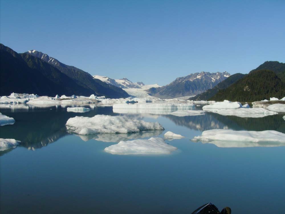 Cómprate un terreno a los pies de un glaciar y con playa por el precio de un Ford Fiesta