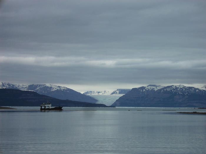Cómprate un terreno a los pies de un glaciar y con playa por el precio de un Ford Fiesta