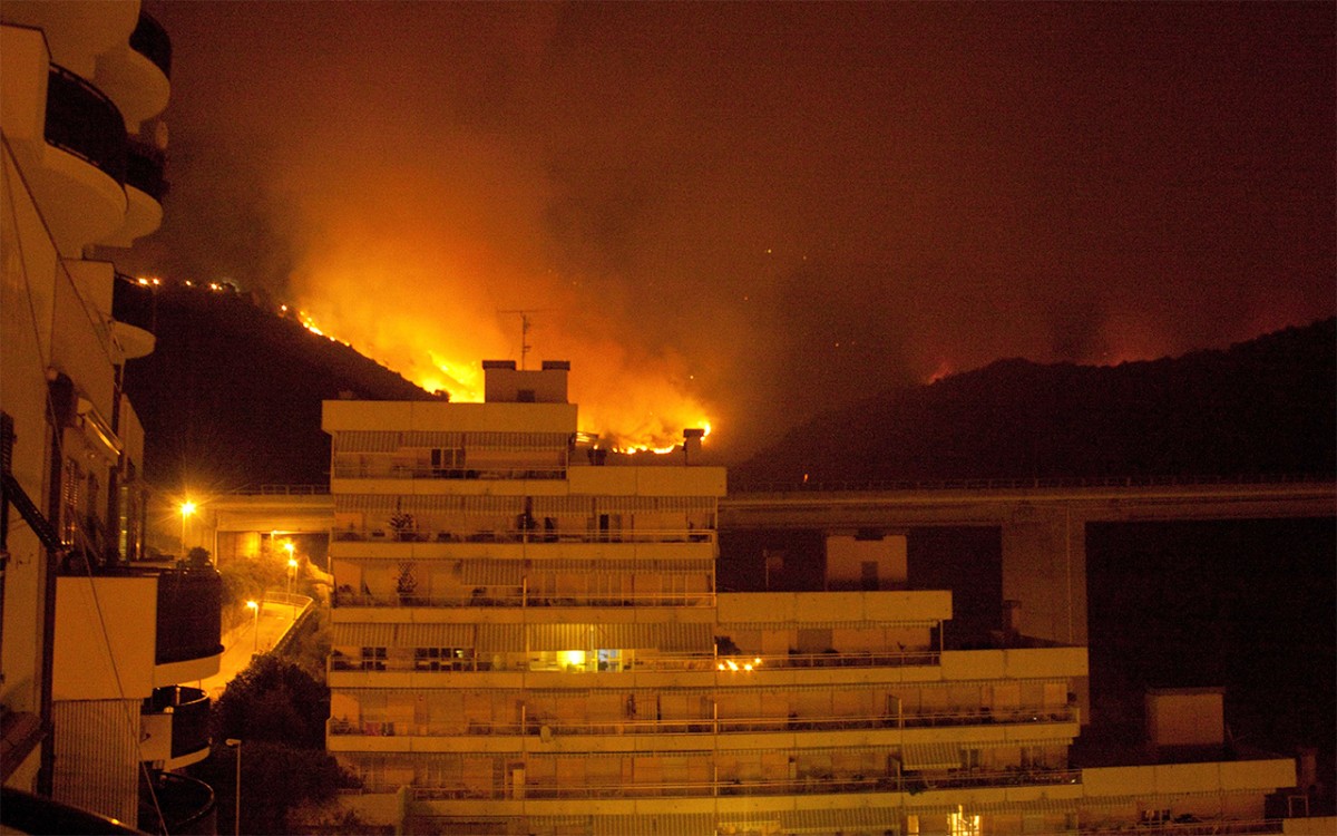 Tu vivienda ha sufrido daños por un incendio: quién se hace cargo de las pérdidas