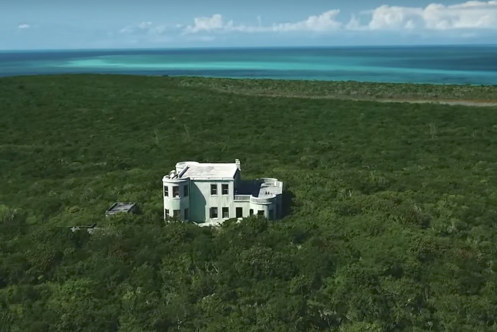 En venta una isla privada en las Bahamas… con un castillo nazi abandonado
