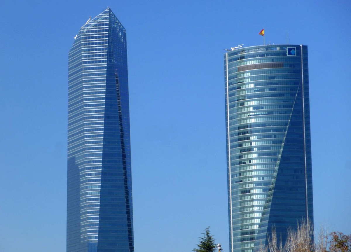 Volkswagen ultima un cambio de sede a la madrileña Torre de Cristal