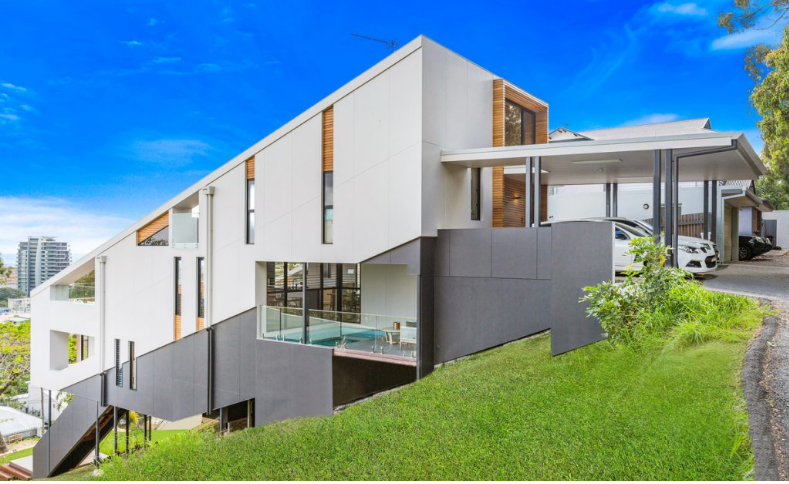 Visión lateral de la vivienda