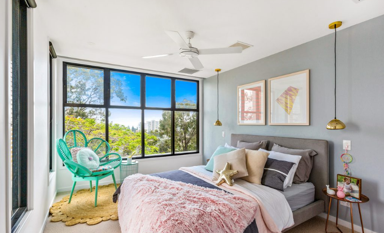 Dormitorio con vistas