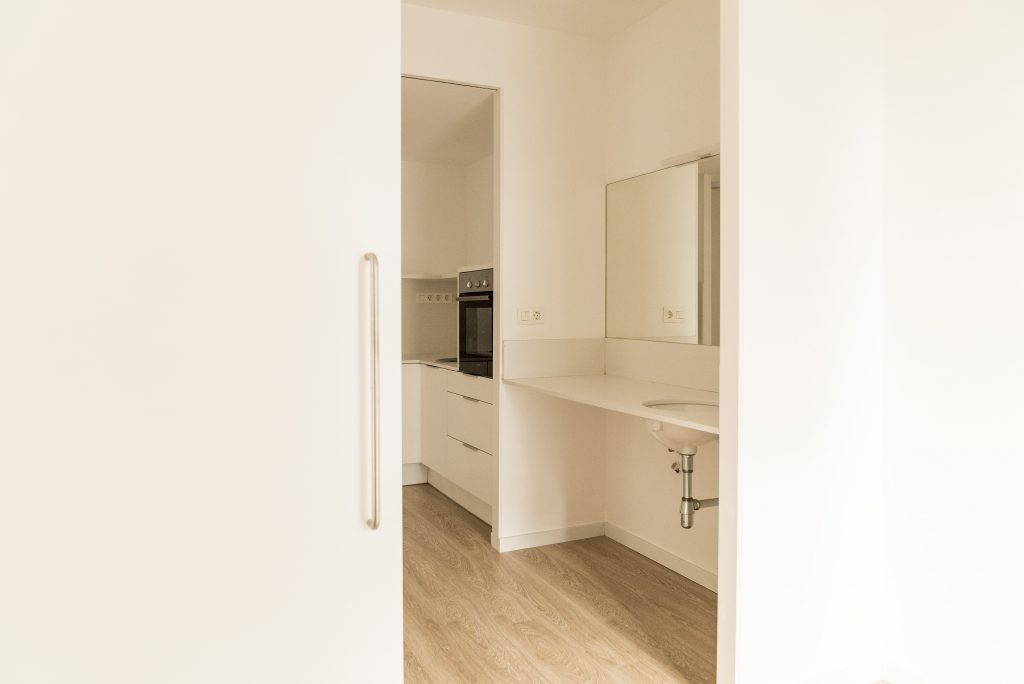 Barcelona entrega las llaves de 105 viviendas públicas para personas mayores en el 22@