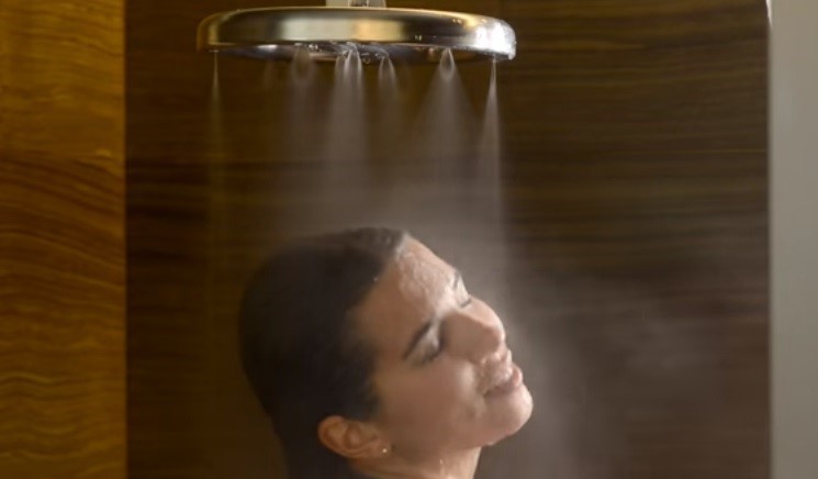 Baldosas que generan luz, duchas inteligentes y otros inventos para cuidar el medioambiente desde casa