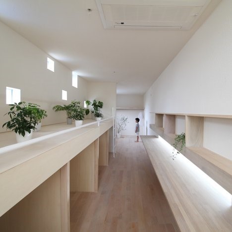 Así son las casas ultradelgadas que ocupan el mismo espacio que tu coche