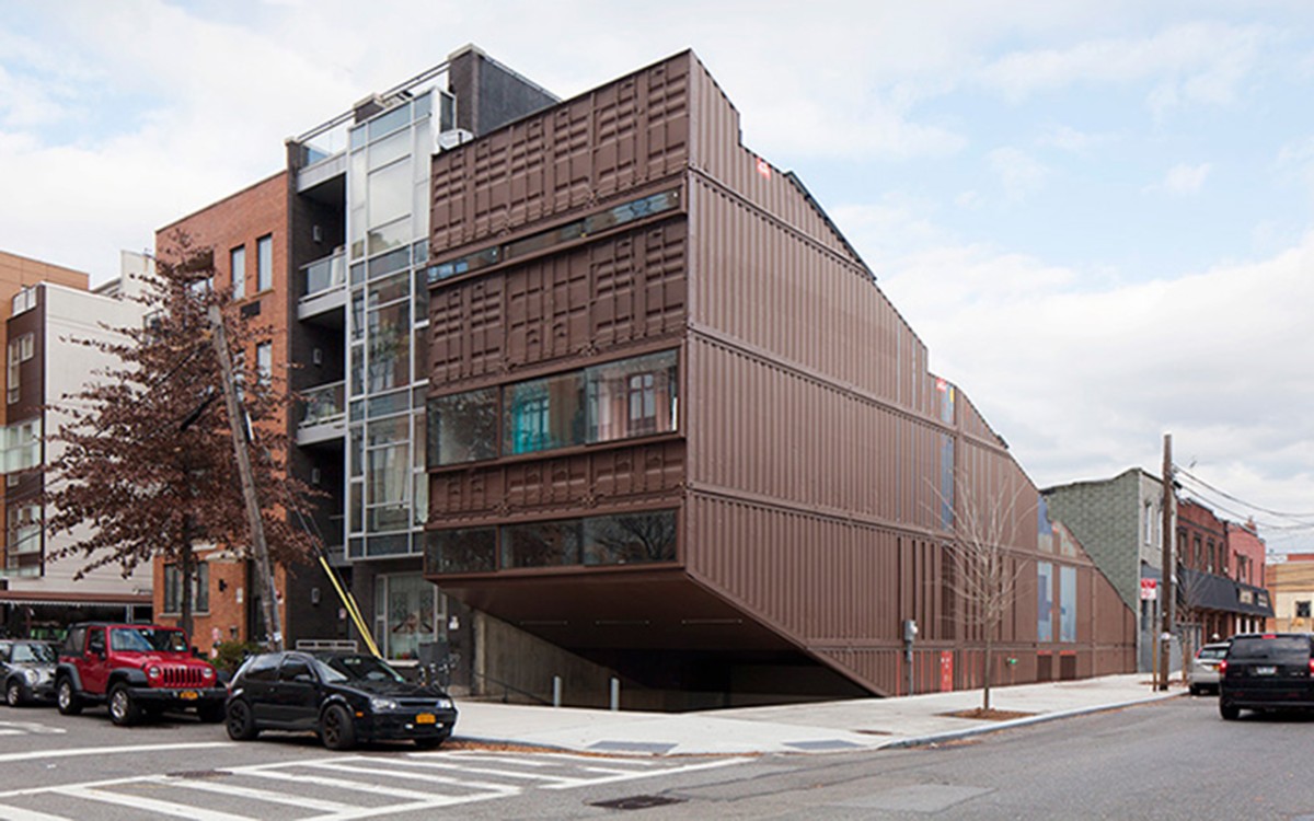 Esta casa enorme de Brooklyn ha sido construida con 21 contenedores marinos