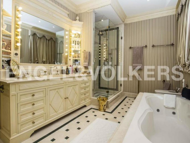Un baño tamaño XL