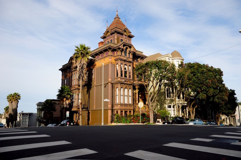 Convierte su casa de San Francisco en un museo de la Familia Addams que vale millones