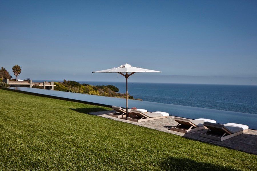 Una piscina de horizonte infinito de 50m2