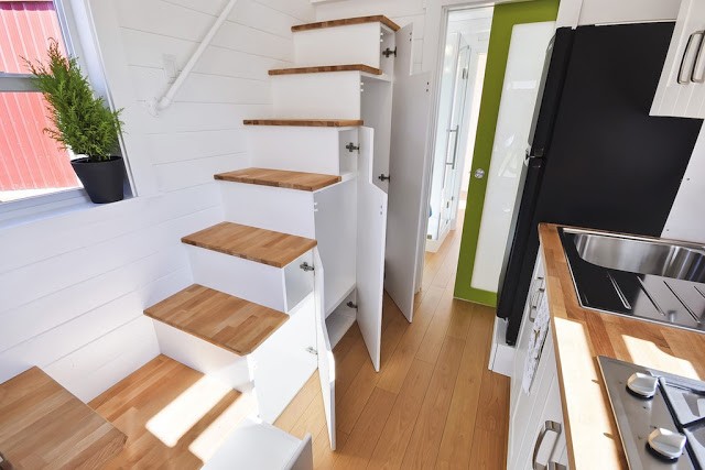 La escalera a la planta alta