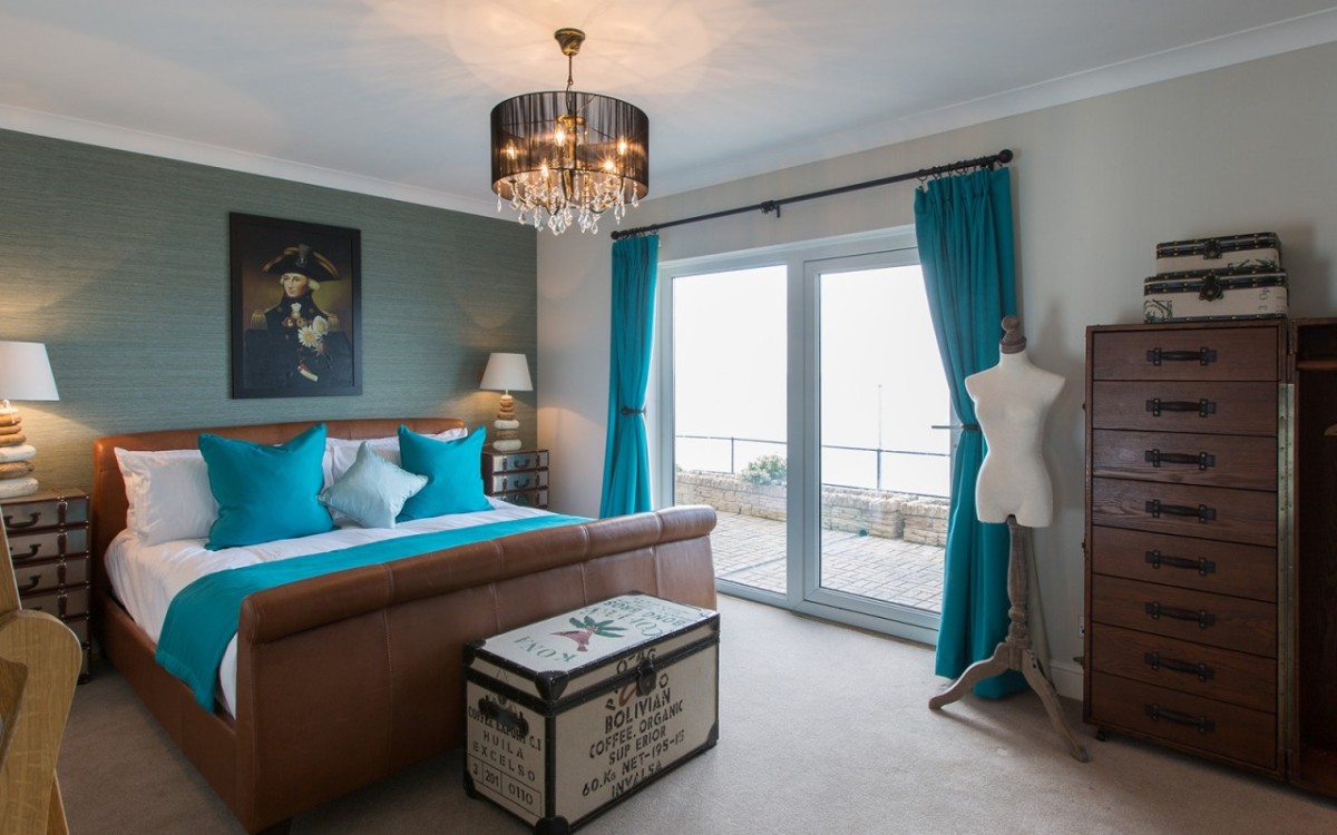 El lujo es la bandera de 'No Man’s Fort'