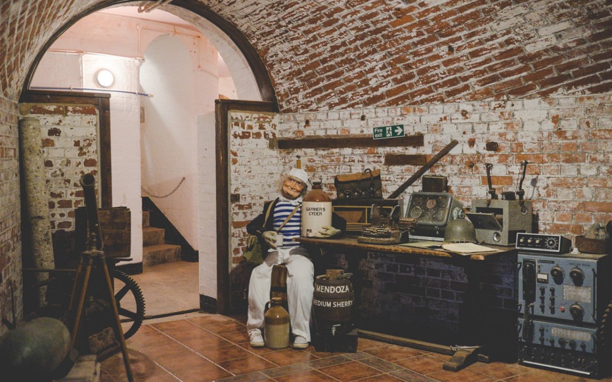 Gente en la cubierta exterior